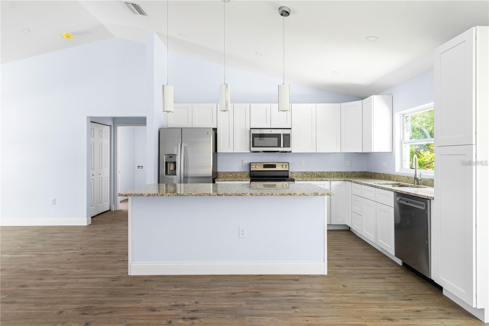 19172 RAYMOND AVE, PORT CHARLOTTE, FL, 33954