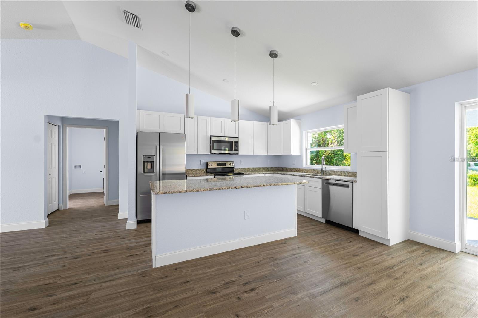 19172 RAYMOND AVE, PORT CHARLOTTE, FL, 33954