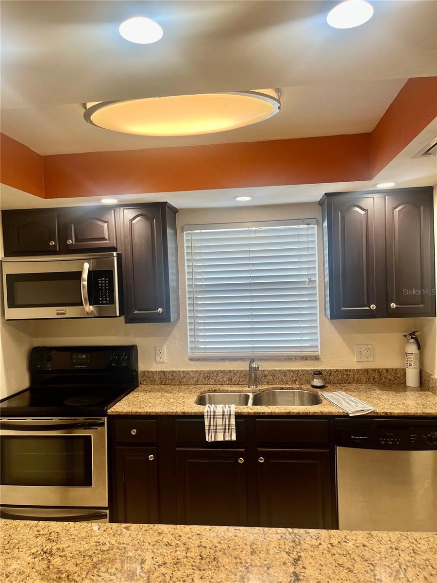 906 LA COSTA CIR #3, SARASOTA, FL, 34237