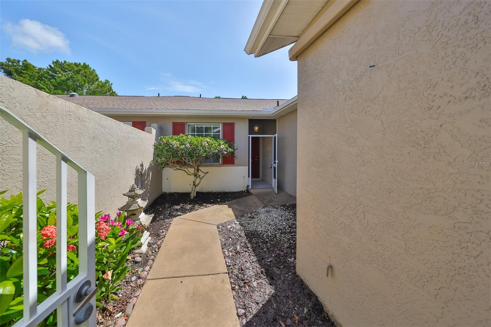 633 TREMONT GREENS LN #16, SUN CITY CENTER, FL, 33573