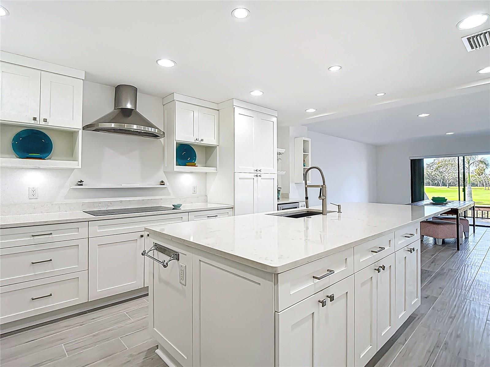 1314 PELICAN CREEK XING #1314, ST PETERSBURG, FL, 33707