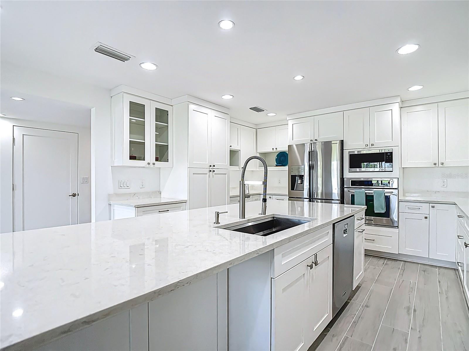 1314 PELICAN CREEK XING #1314, ST PETERSBURG, FL, 33707