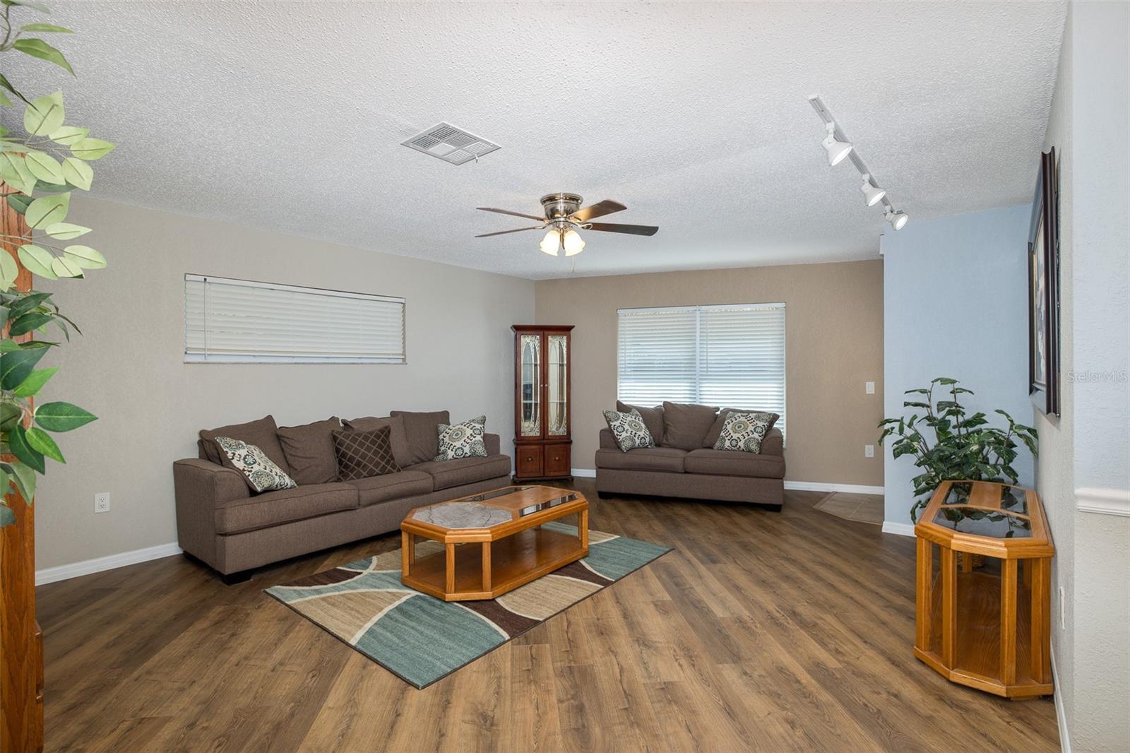 1920 ALBANY DR, CLEARWATER, FL, 33763