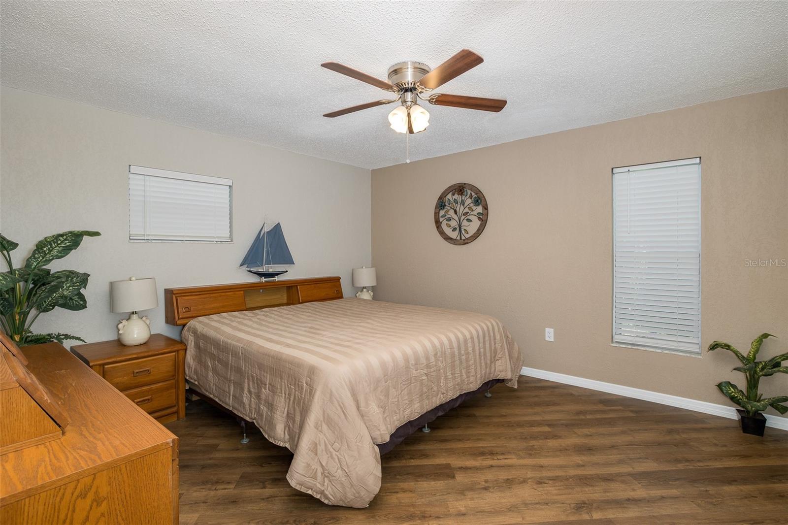 1920 ALBANY DR, CLEARWATER, FL, 33763