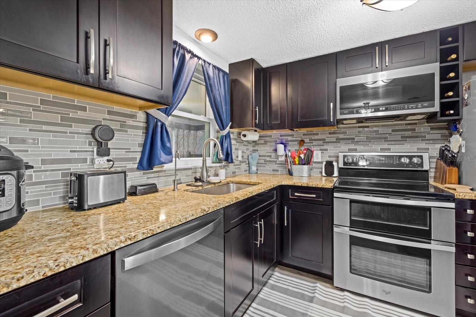 3220 VALENCIA RD, VENICE, FL, 34293