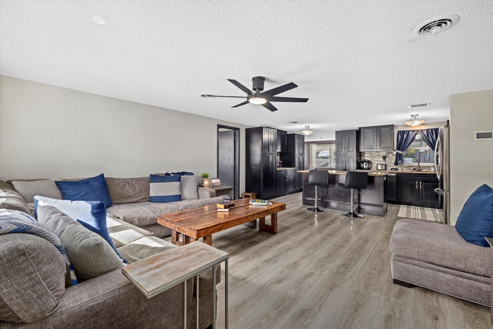 3220 VALENCIA RD, VENICE, FL, 34293