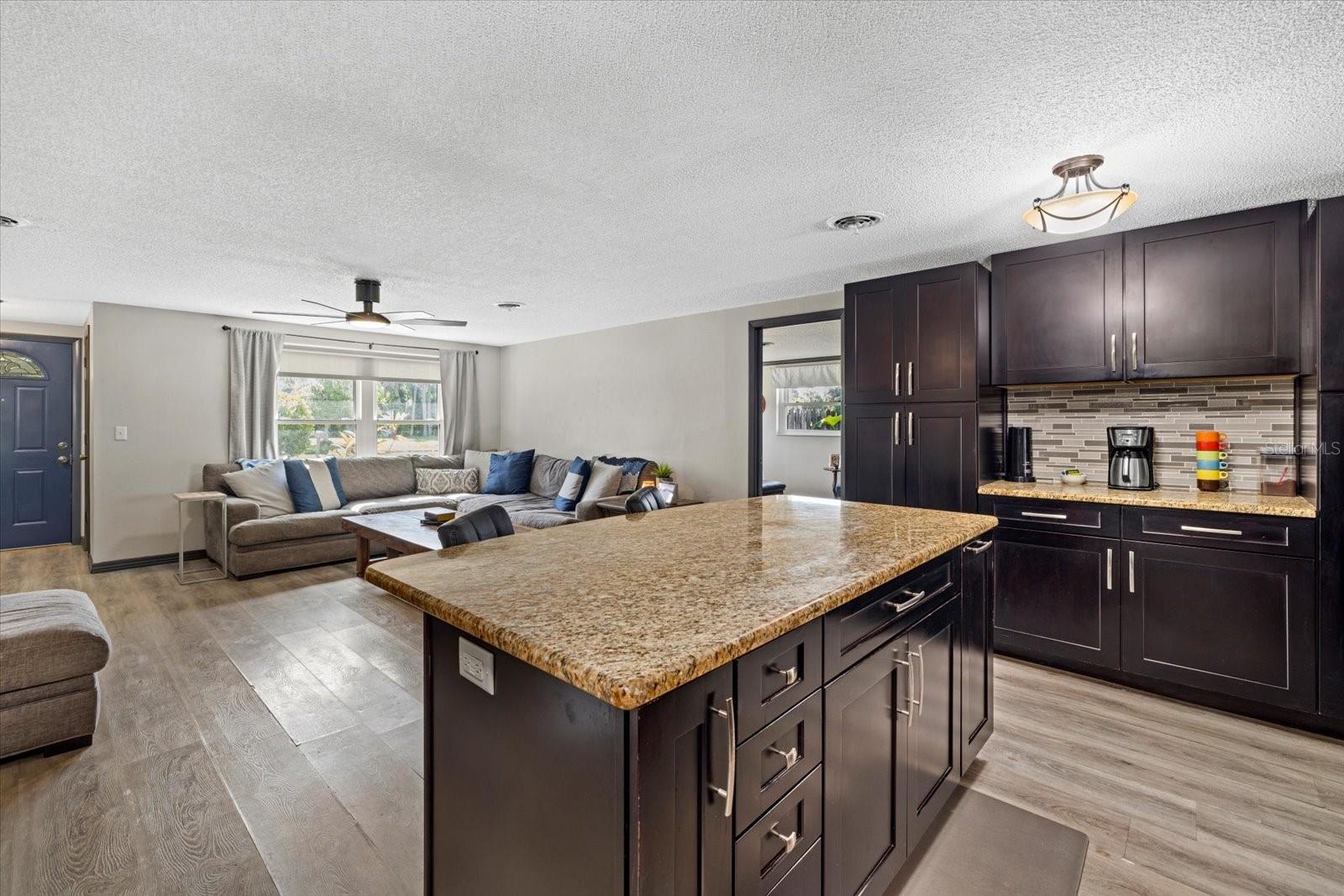 3220 VALENCIA RD, VENICE, FL, 34293