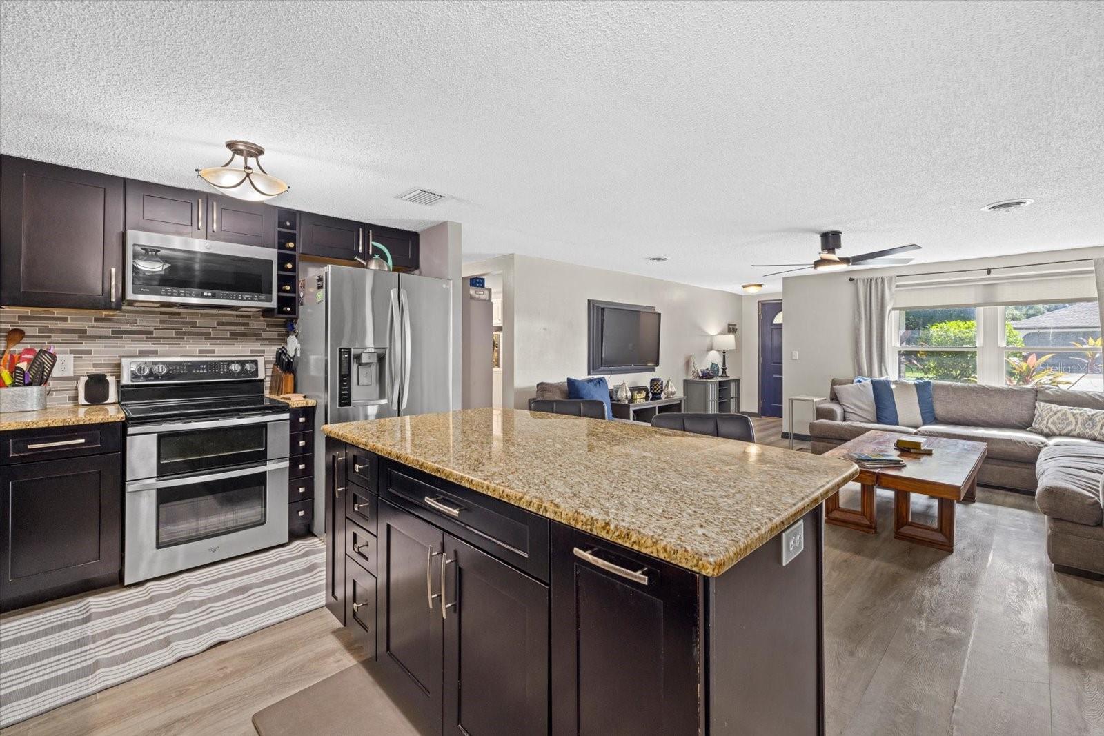 3220 VALENCIA RD, VENICE, FL, 34293