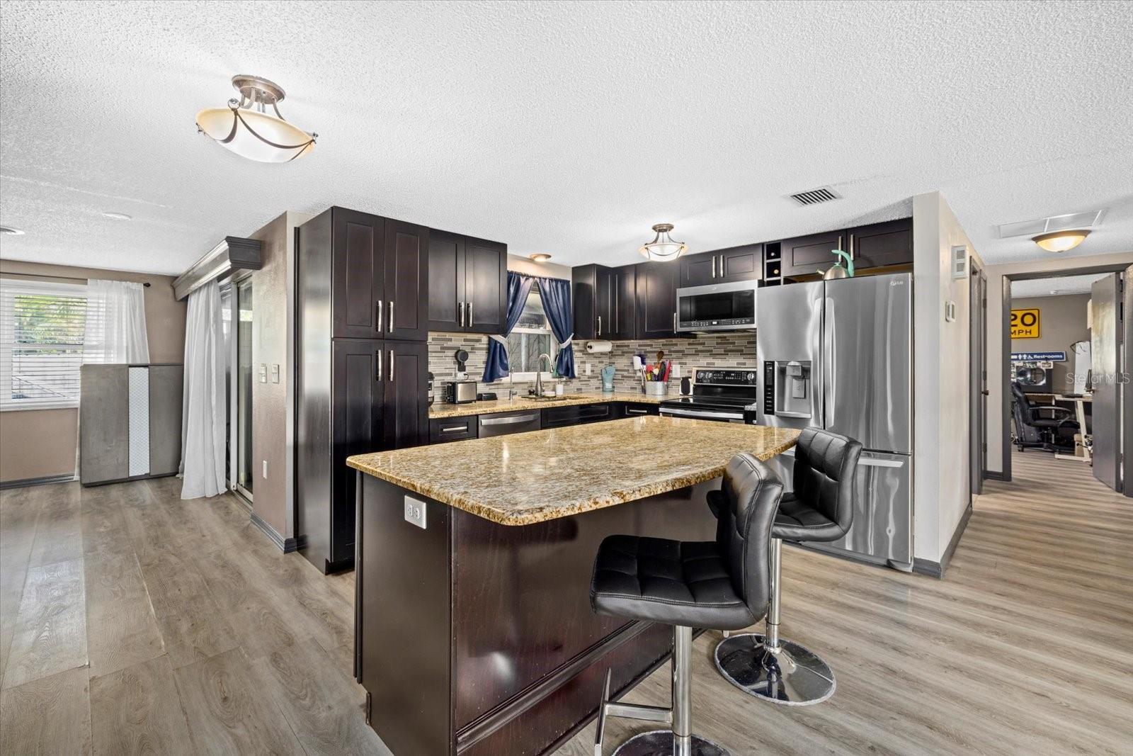 3220 VALENCIA RD, VENICE, FL, 34293