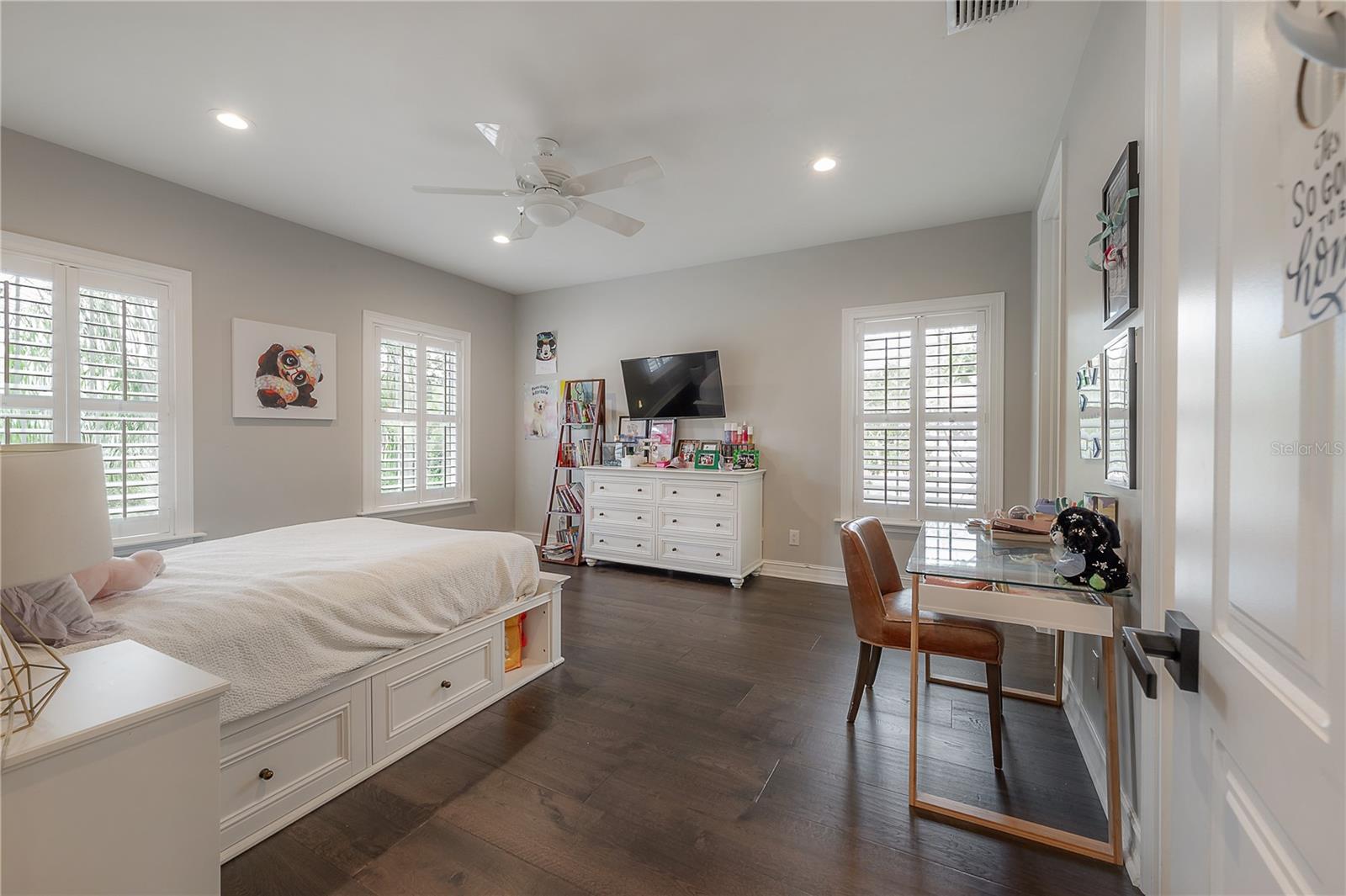 5105 W NEPTUNE WAY, TAMPA, FL, 33609