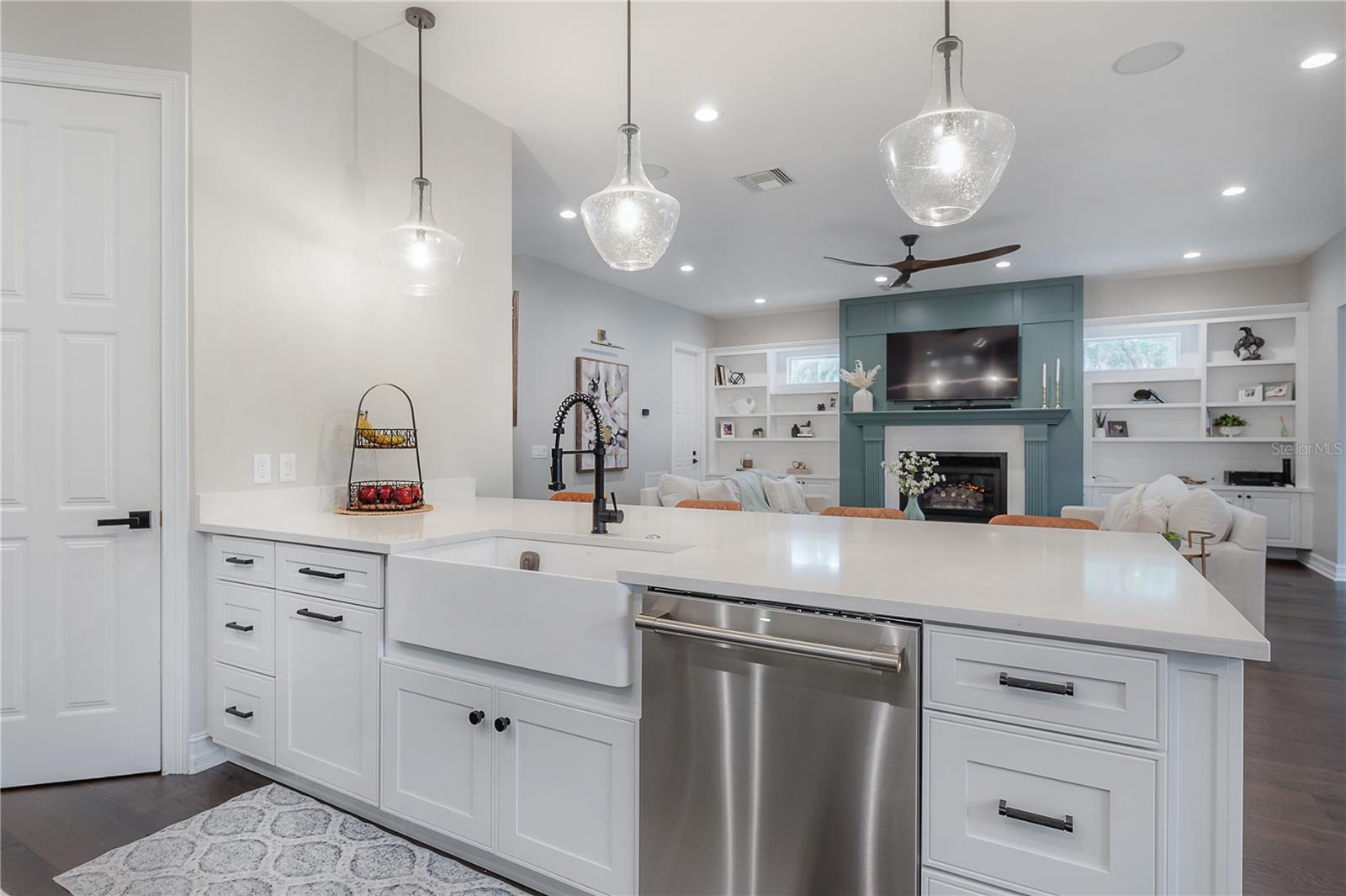 5105 W NEPTUNE WAY, TAMPA, FL, 33609
