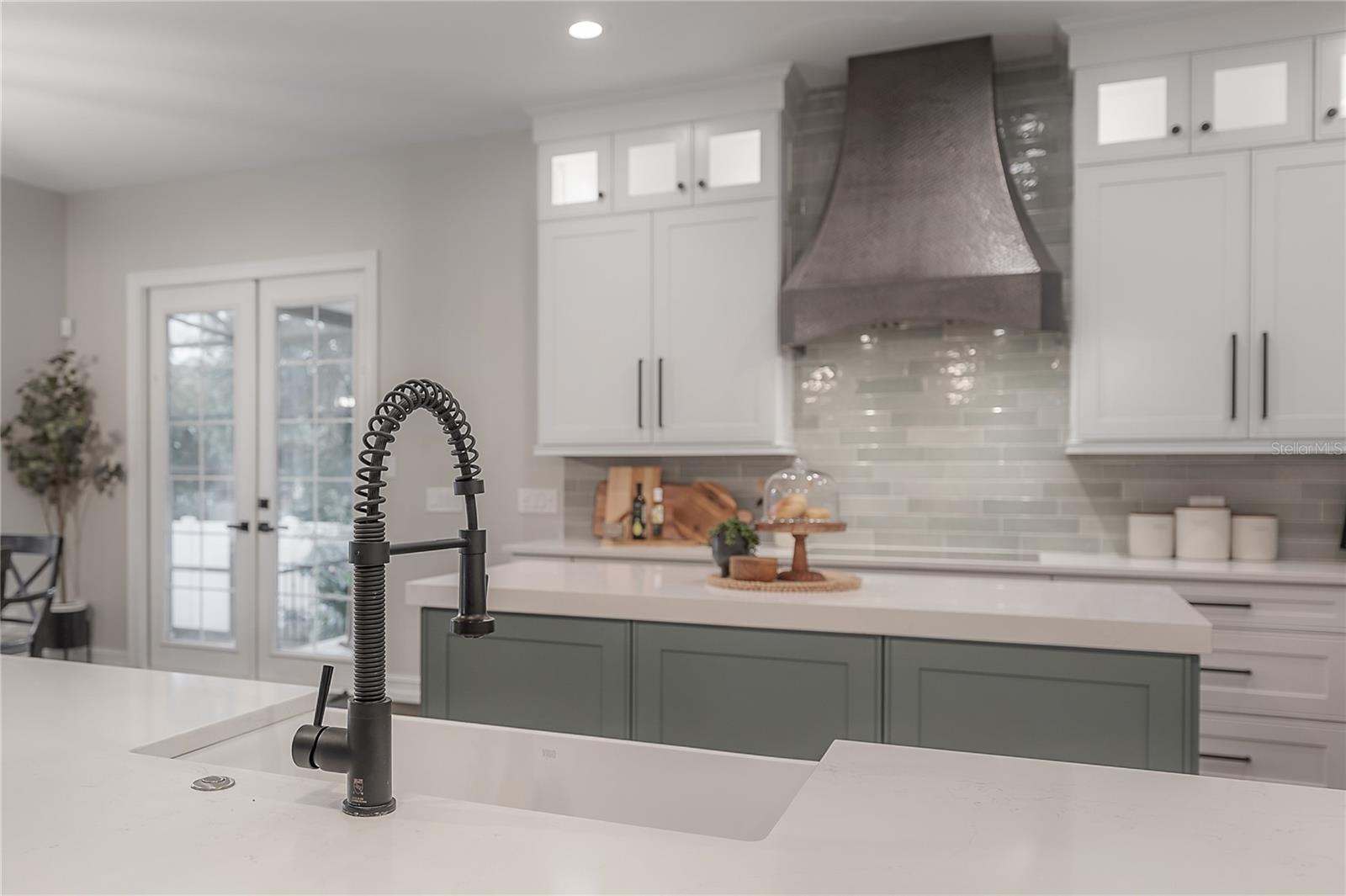 5105 W NEPTUNE WAY, TAMPA, FL, 33609