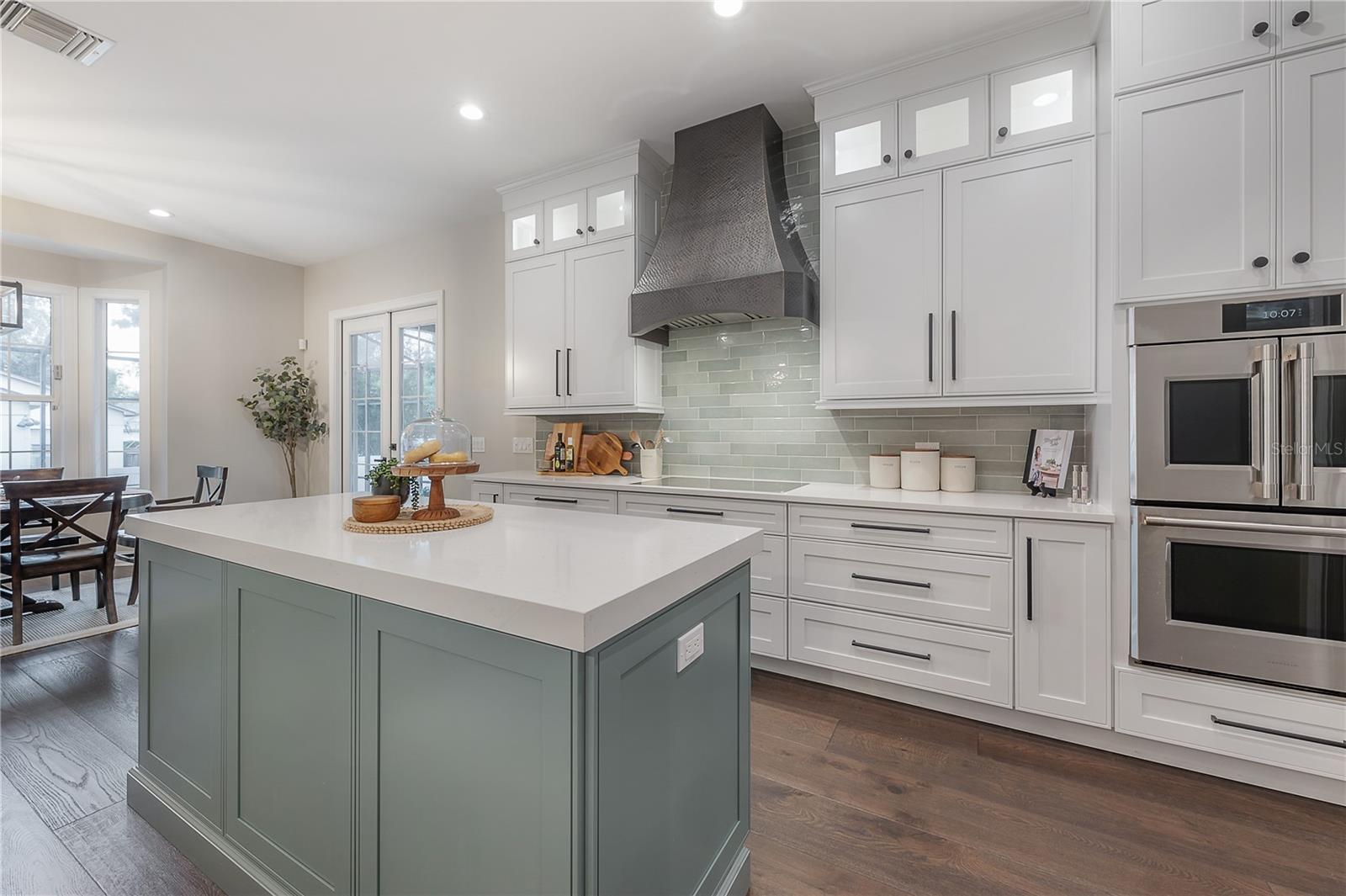 5105 W NEPTUNE WAY, TAMPA, FL, 33609