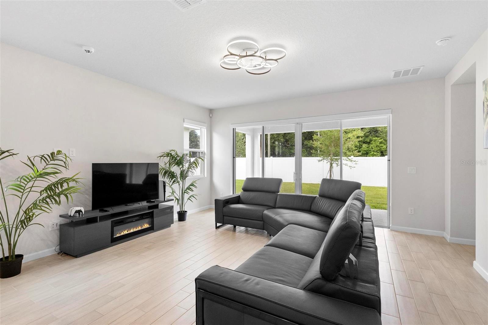 1002 RIVER FALLS CIR, DELAND, FL, 32720