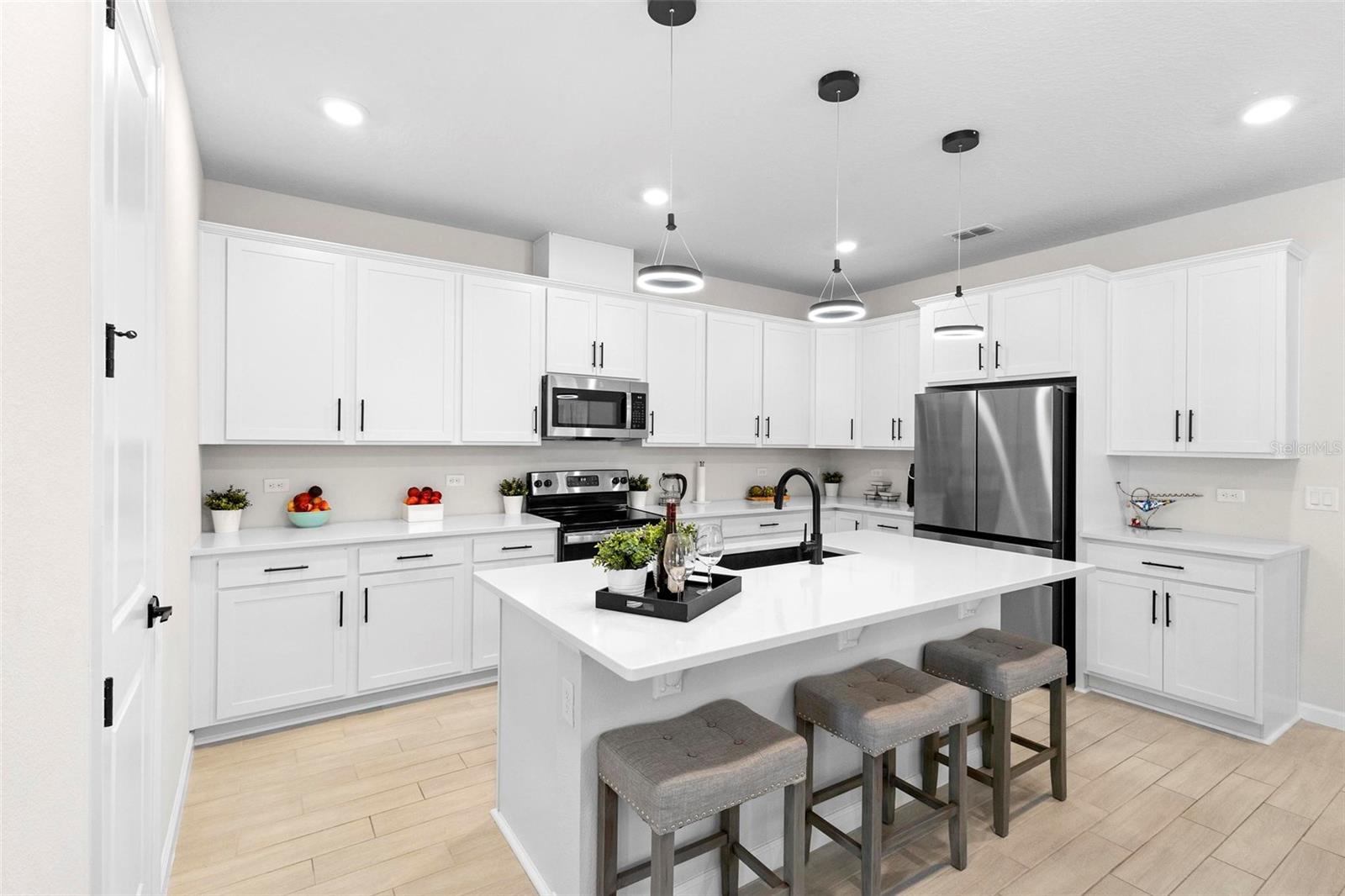 1002 RIVER FALLS CIR, DELAND, FL, 32720