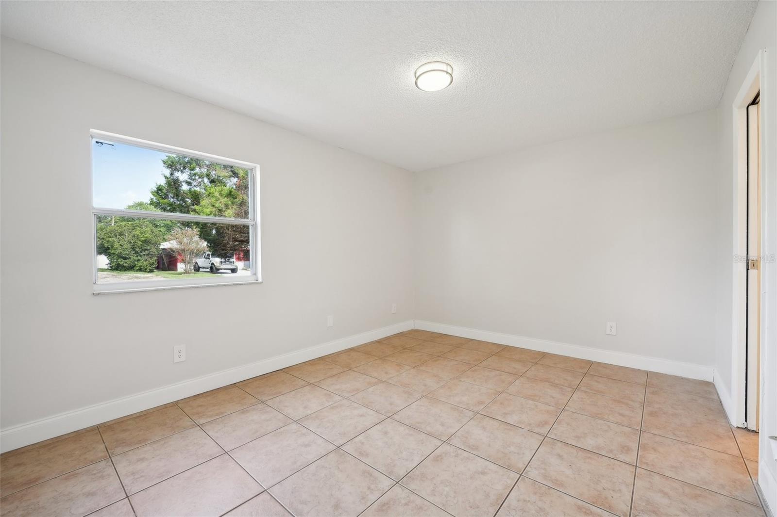 572 GALLOWAY AVE, DELTONA, FL, 32725