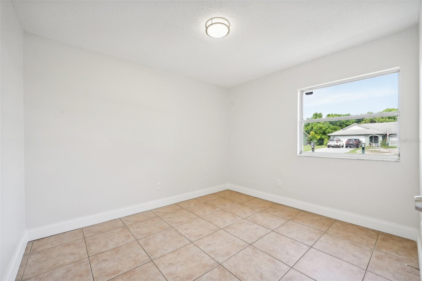 572 GALLOWAY AVE, DELTONA, FL, 32725
