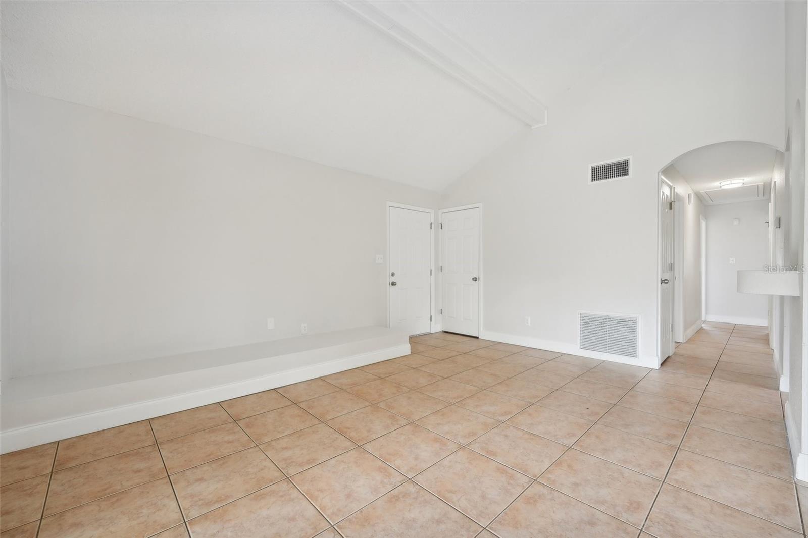 572 GALLOWAY AVE, DELTONA, FL, 32725