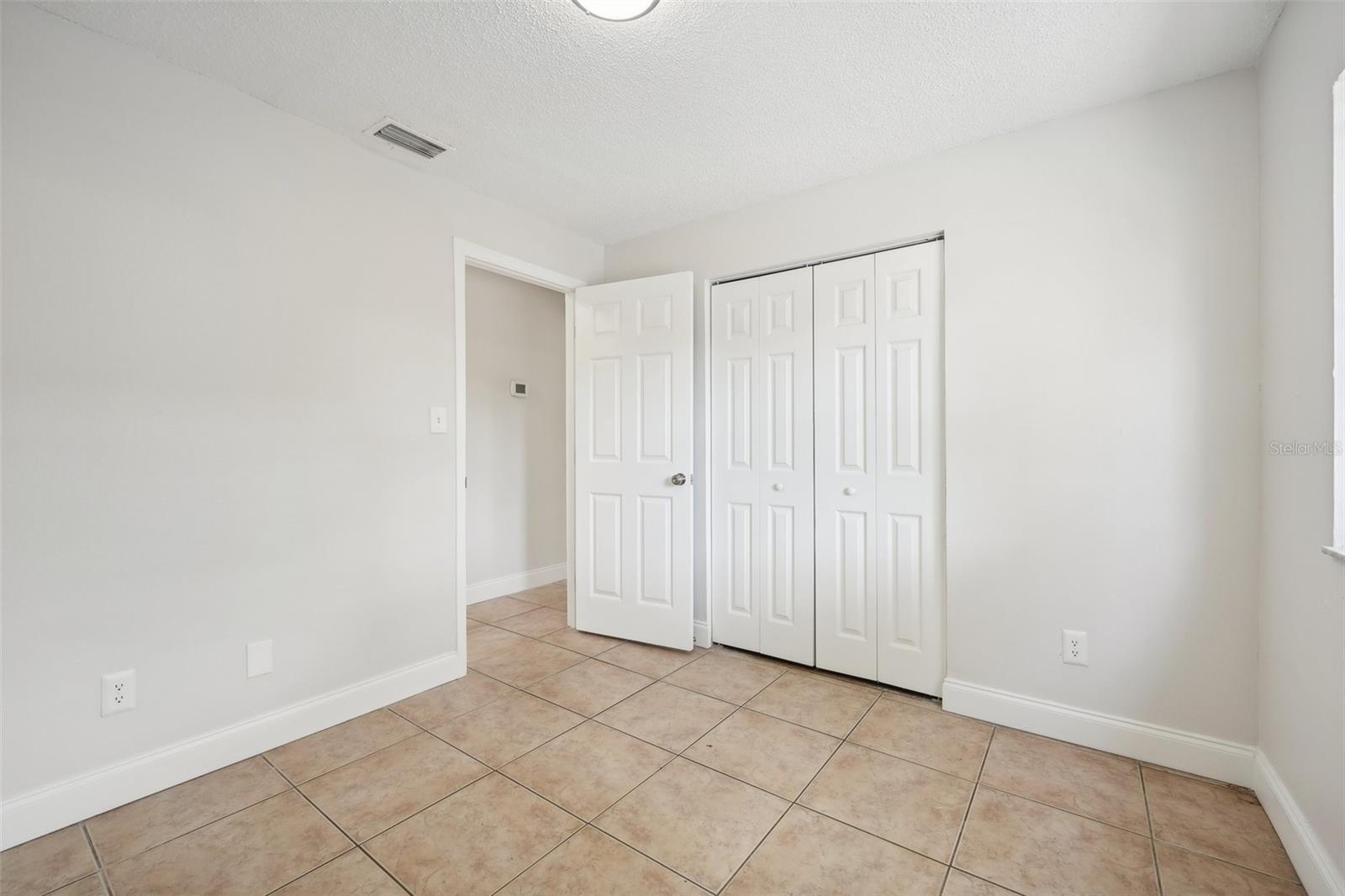 572 GALLOWAY AVE, DELTONA, FL, 32725