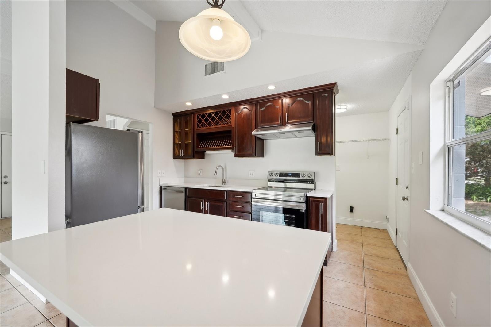 572 GALLOWAY AVE, DELTONA, FL, 32725