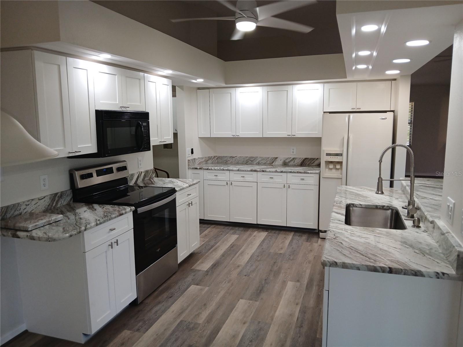 405 LEMONWOOD DR, ENGLEWOOD, FL, 34223