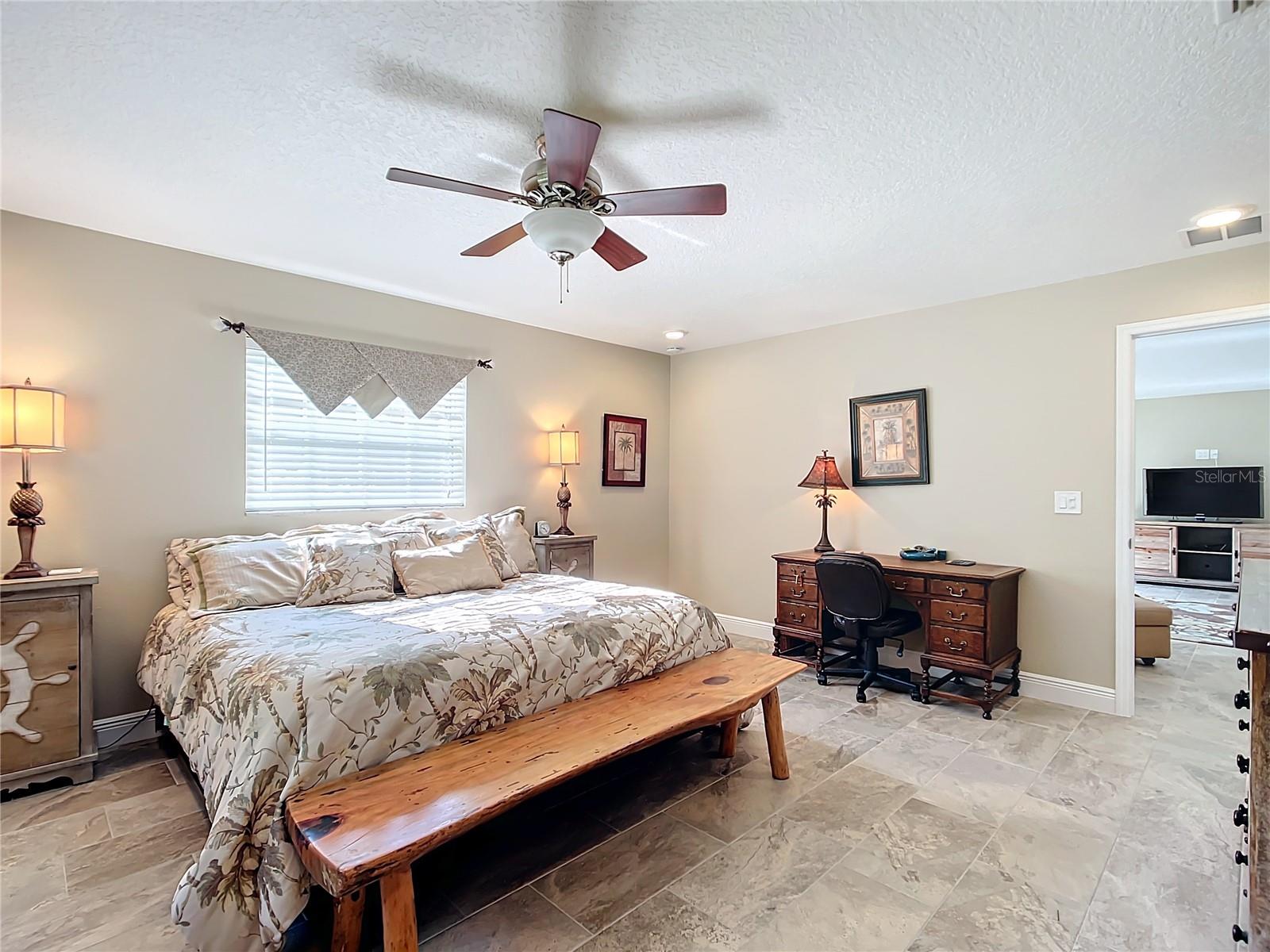 556 NW 9TH AVE, CRYSTAL RIVER, FL, 34428