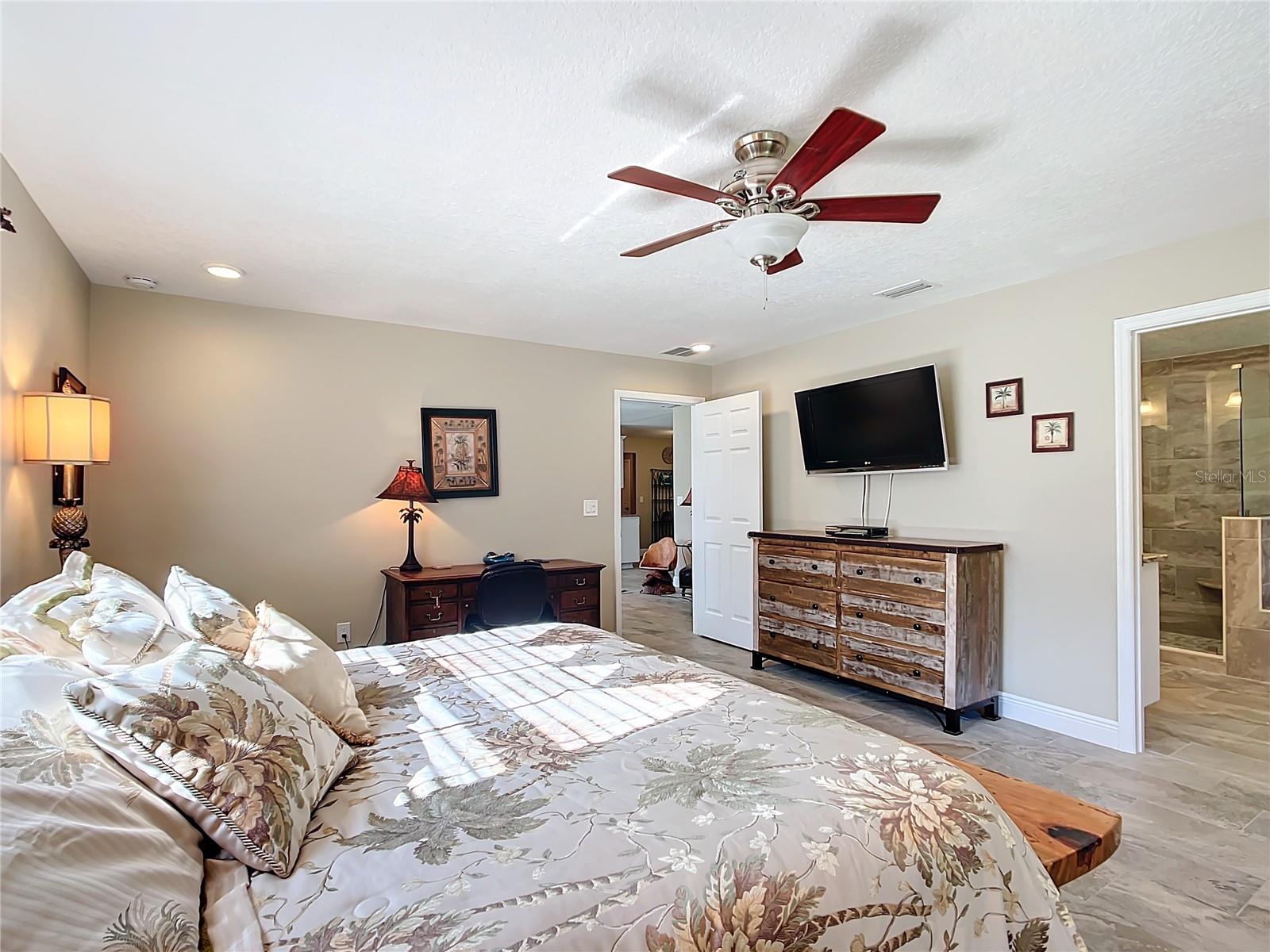556 NW 9TH AVE, CRYSTAL RIVER, FL, 34428