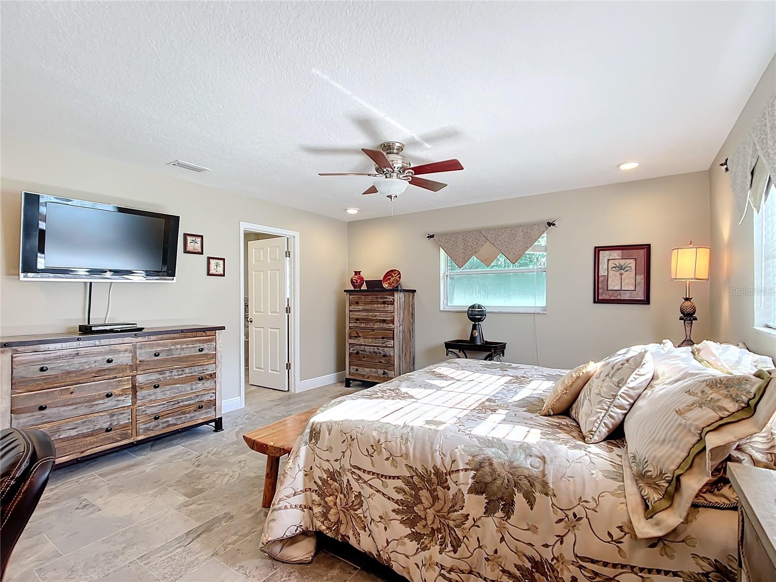556 NW 9TH AVE, CRYSTAL RIVER, FL, 34428
