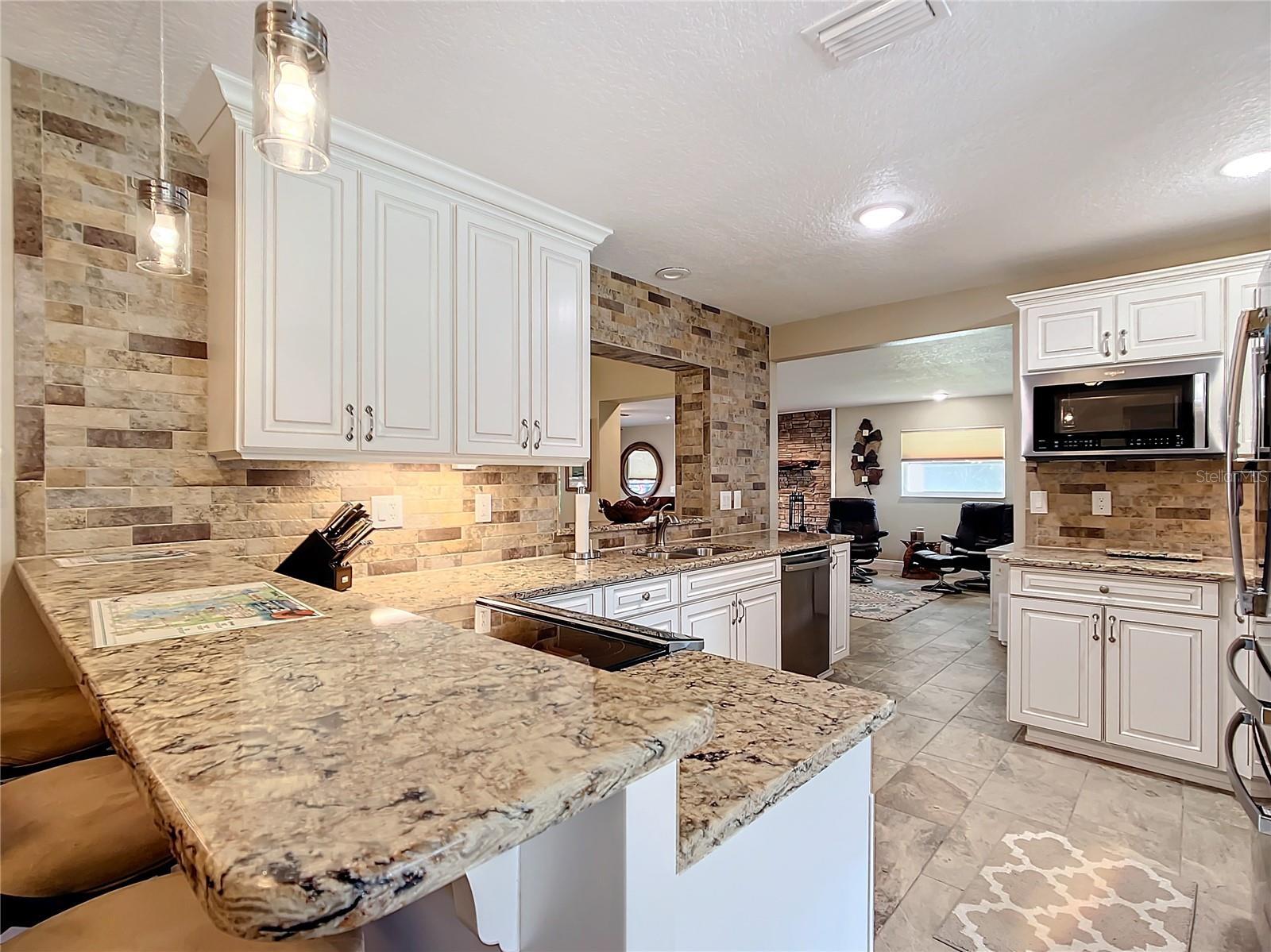 556 NW 9TH AVE, CRYSTAL RIVER, FL, 34428