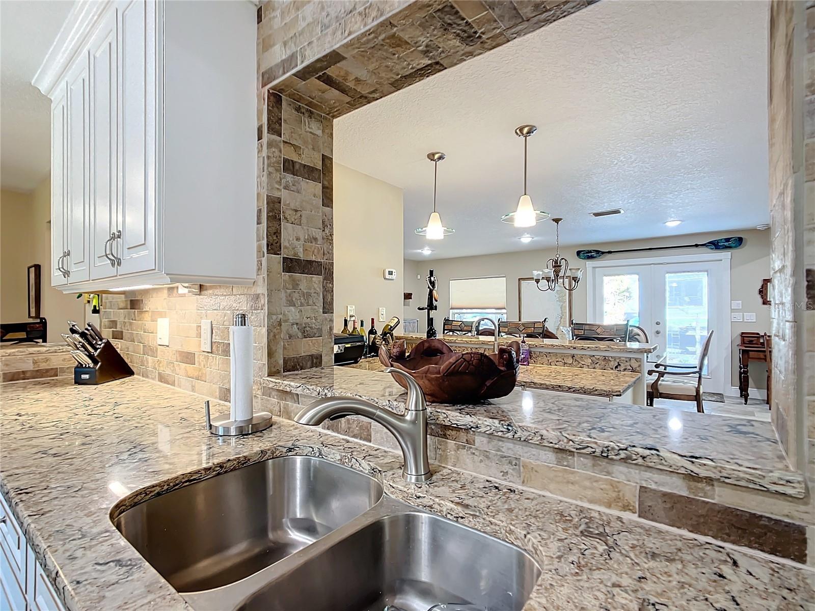 556 NW 9TH AVE, CRYSTAL RIVER, FL, 34428
