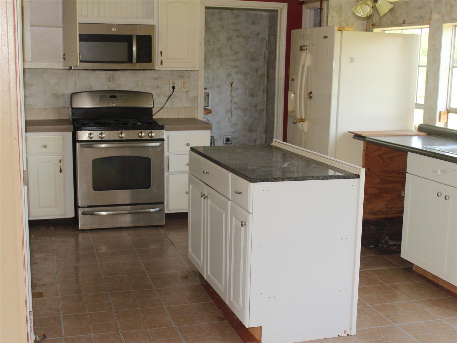 12007 OLD LAKELAND HWY, DADE CITY, FL, 33525