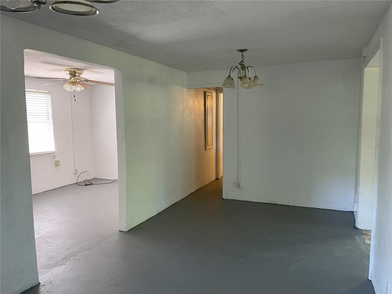 20621 SE HIGHWAY 42, UMATILLA, FL, 32784