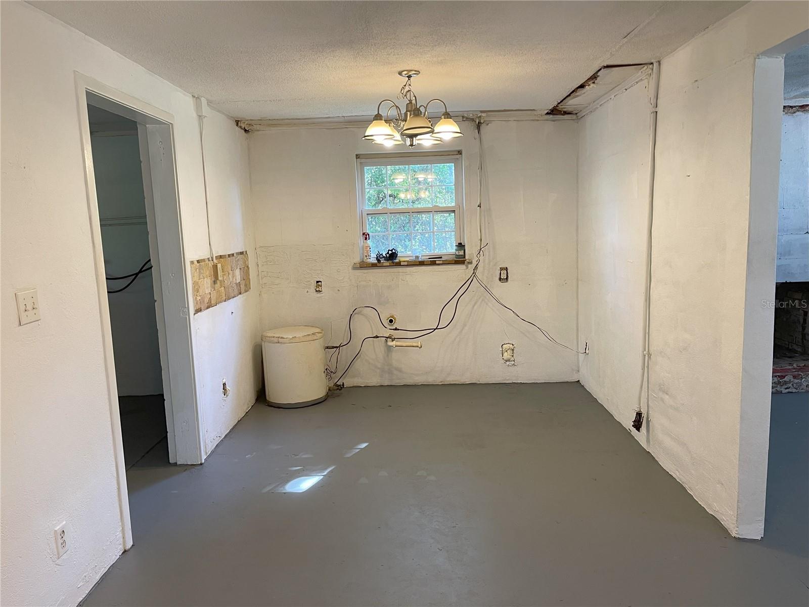 20621 SE HIGHWAY 42, UMATILLA, FL, 32784