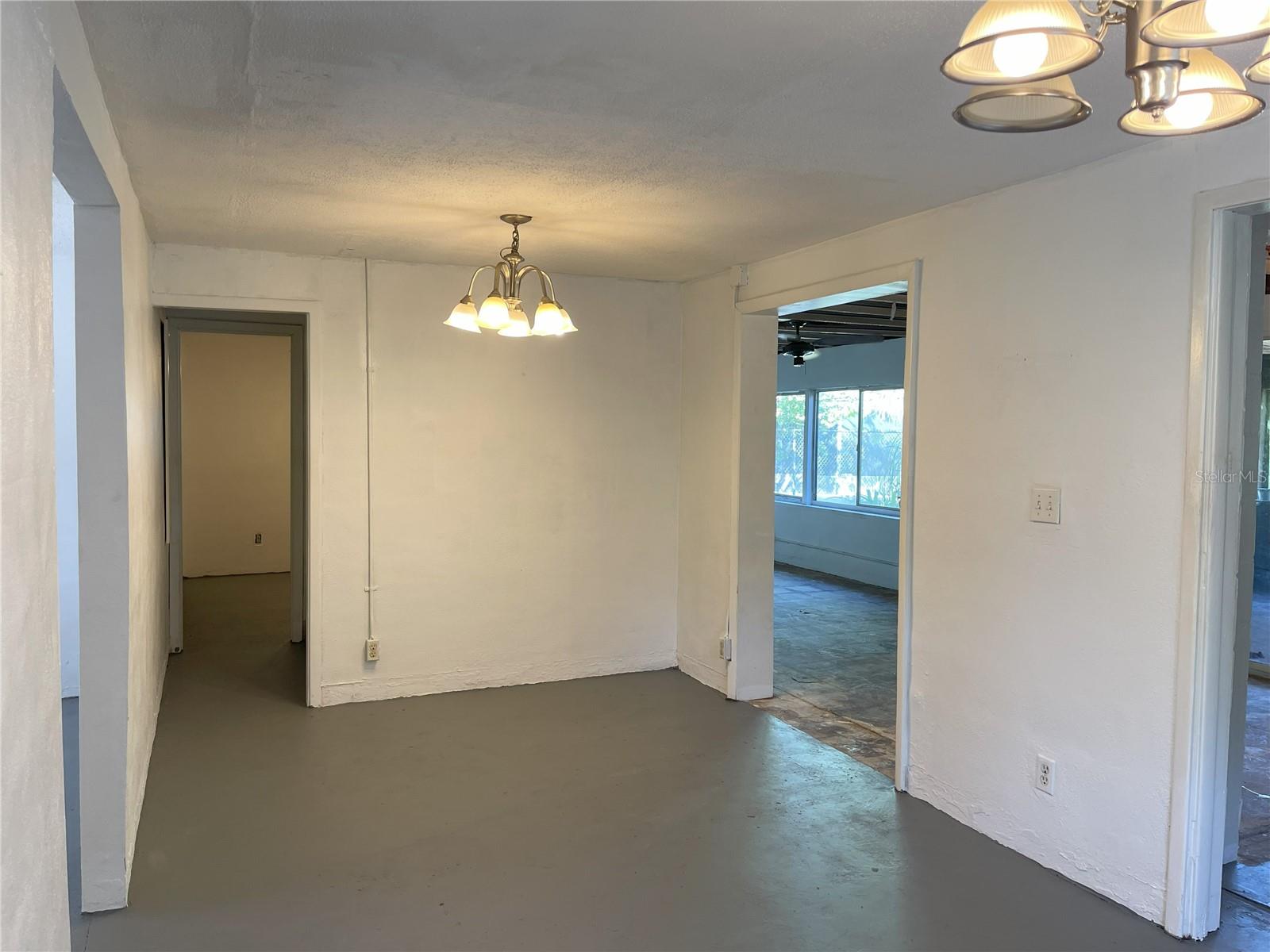 20621 SE HIGHWAY 42, UMATILLA, FL, 32784
