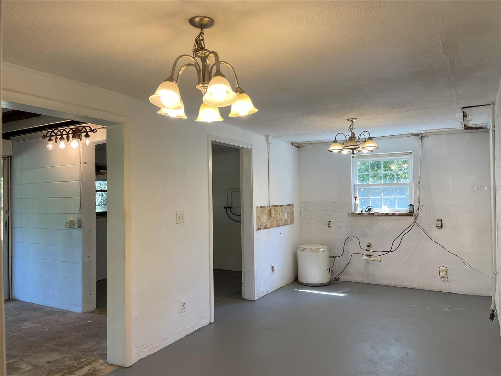 20621 SE HIGHWAY 42, UMATILLA, FL, 32784