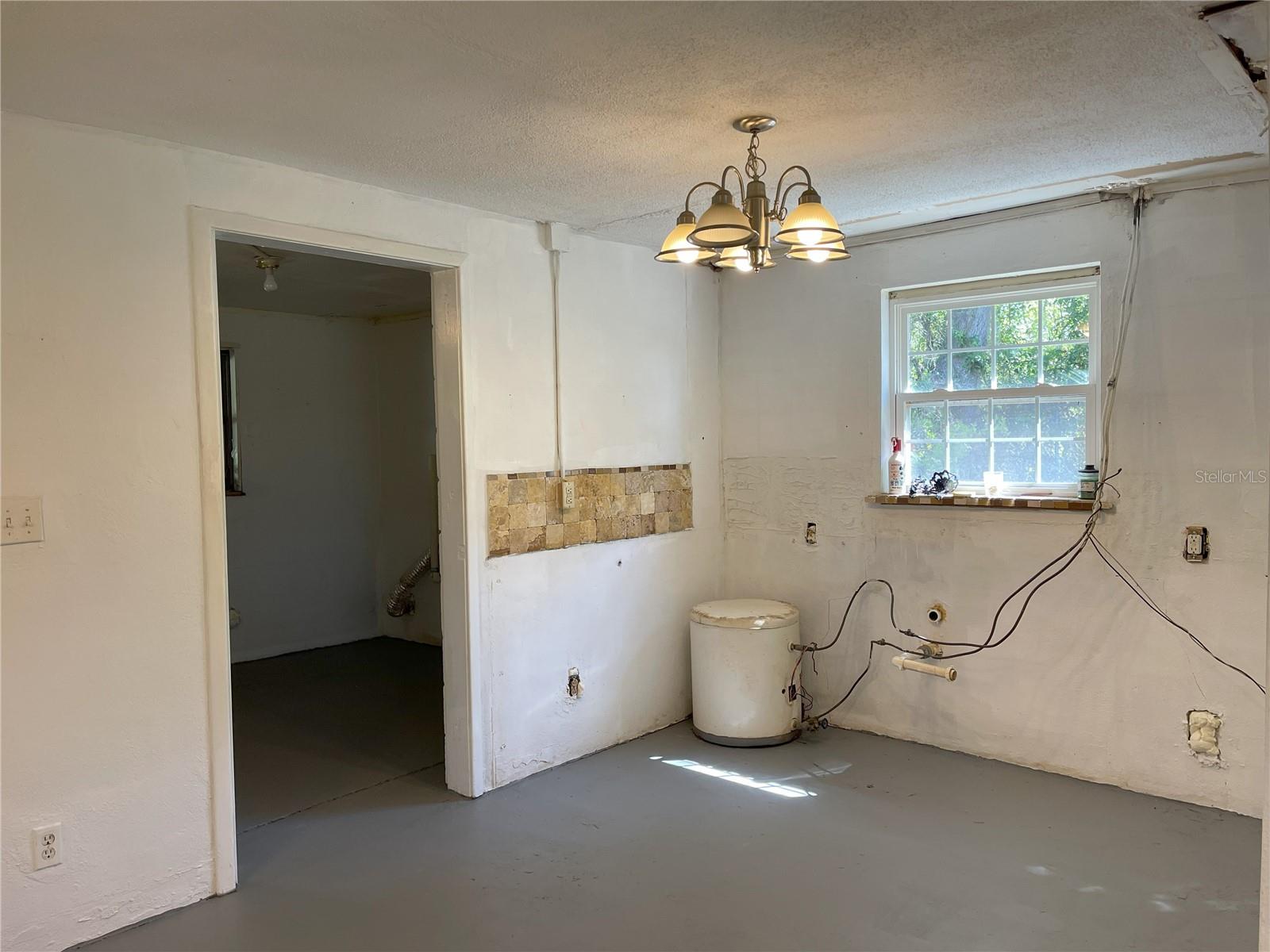 20621 SE HIGHWAY 42, UMATILLA, FL, 32784