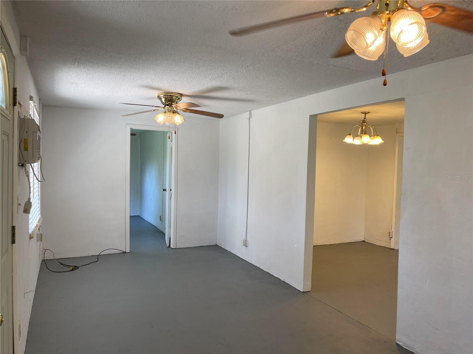 20621 SE HIGHWAY 42, UMATILLA, FL, 32784