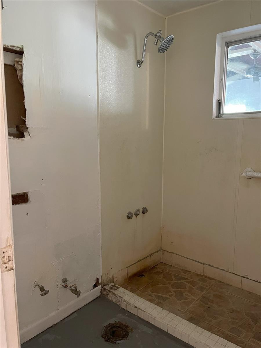 20621 SE HIGHWAY 42, UMATILLA, FL, 32784