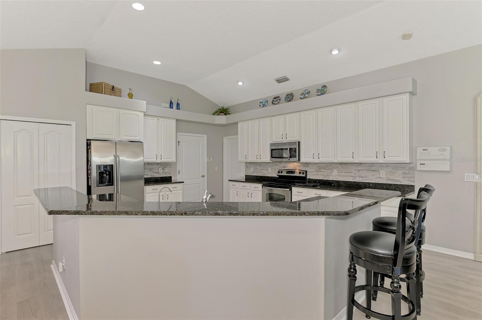 9044 MISTY CREEK DR, SARASOTA, FL, 34241