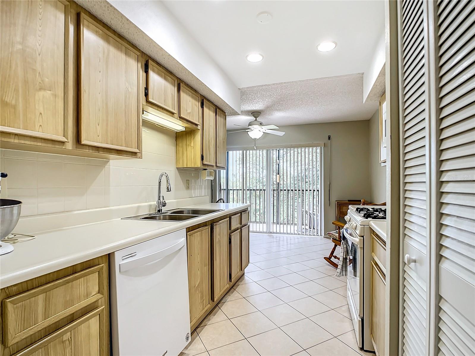 8174 TERRACE GARDEN DR N #410, SAINT PETERSBURG, FL, 33709