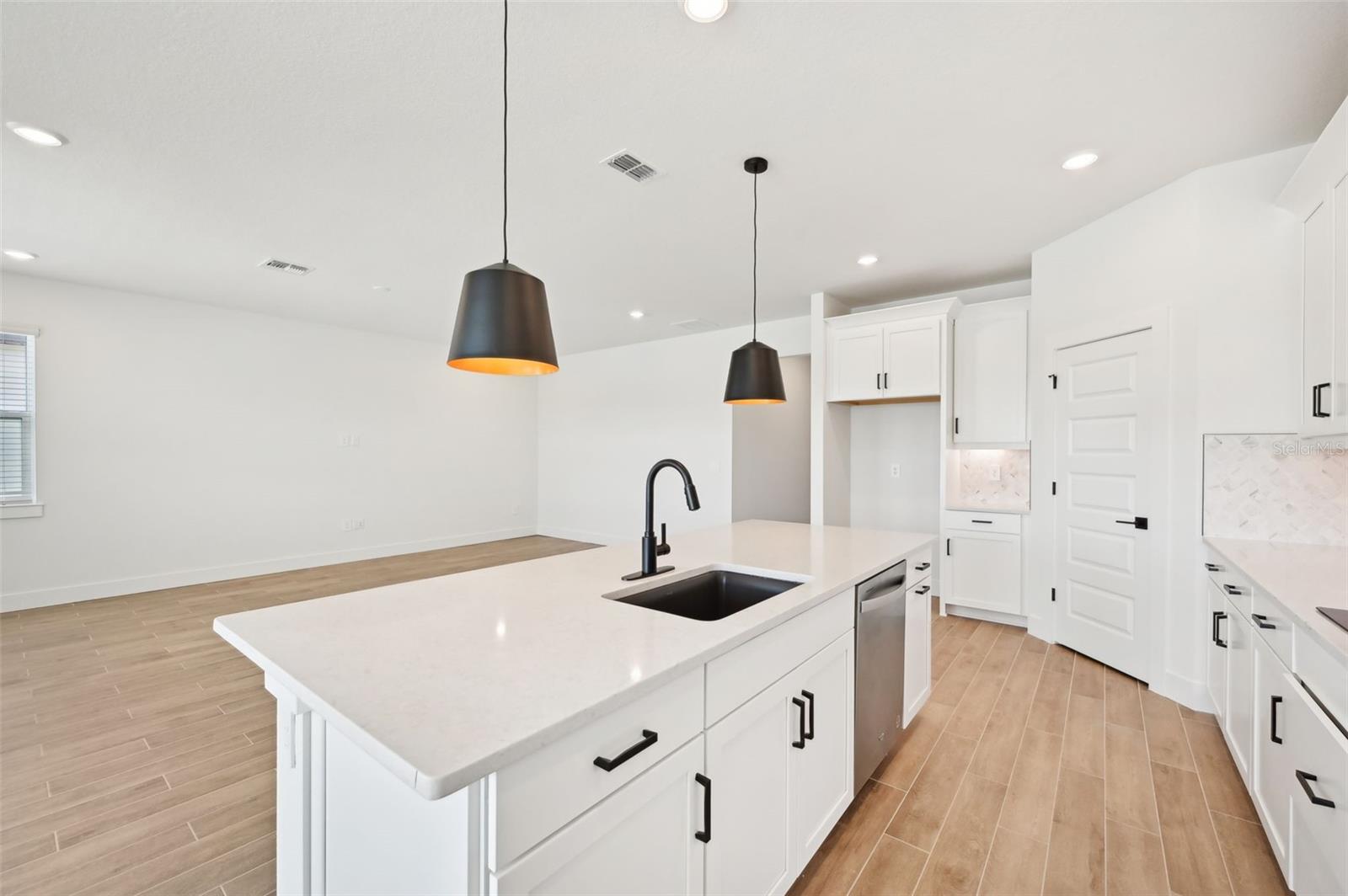 108 RUNAWAY FIELD AVE, NOKOMIS, FL, 34275