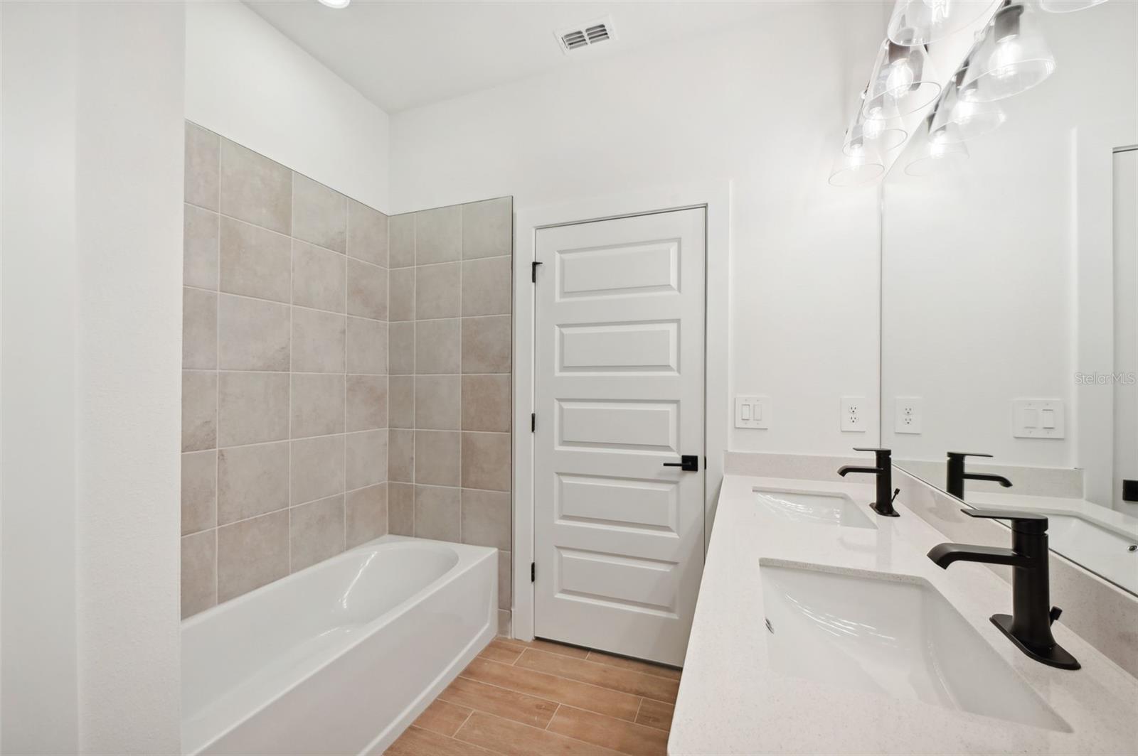 108 RUNAWAY FIELD AVE, NOKOMIS, FL, 34275