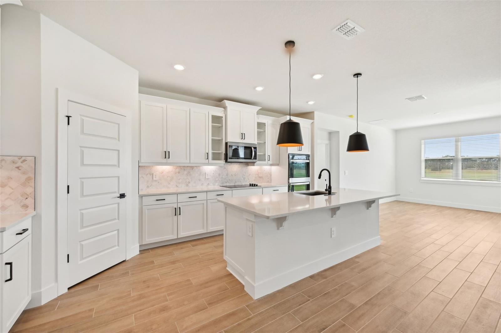 108 RUNAWAY FIELD AVE, NOKOMIS, FL, 34275