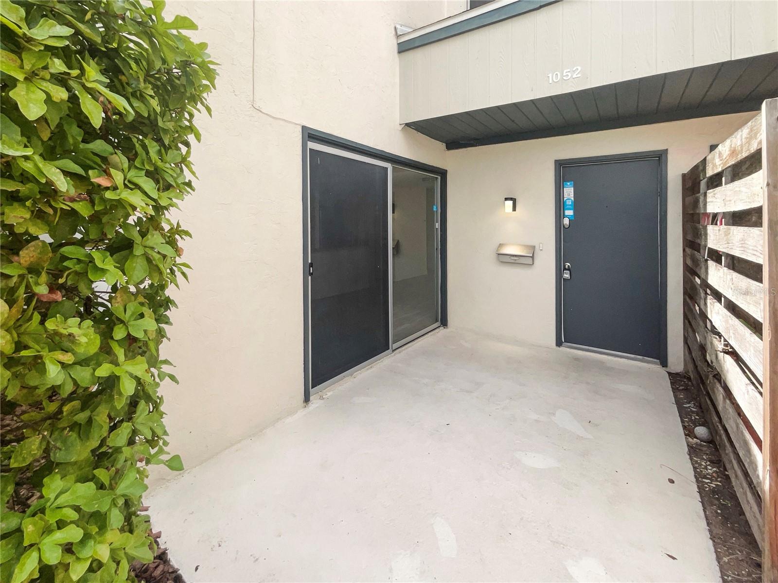 1052 LONGFELLOW CIR, SARASOTA, FL, 34243