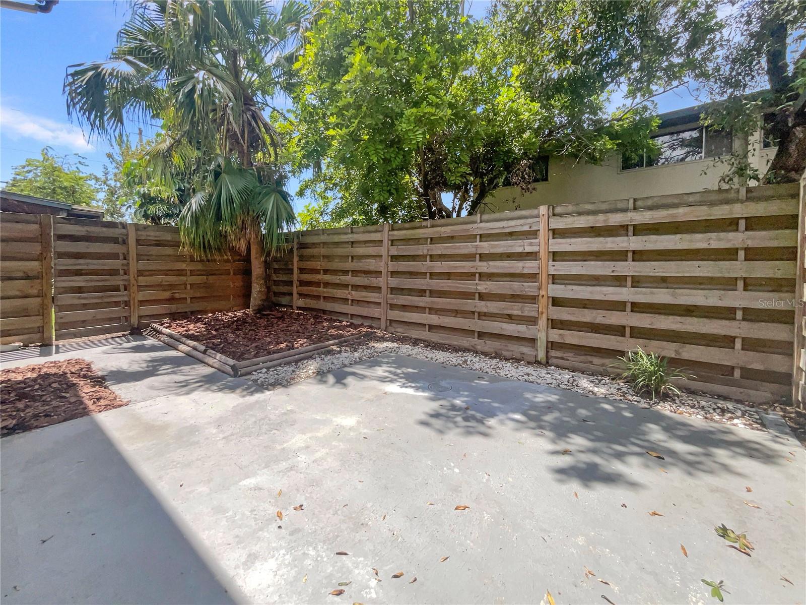 1052 LONGFELLOW CIR, SARASOTA, FL, 34243