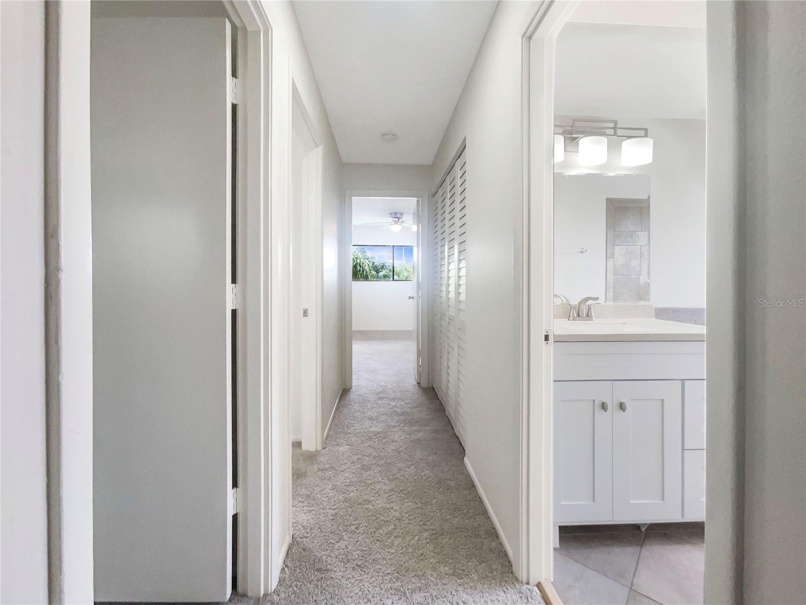 1052 LONGFELLOW CIR, SARASOTA, FL, 34243