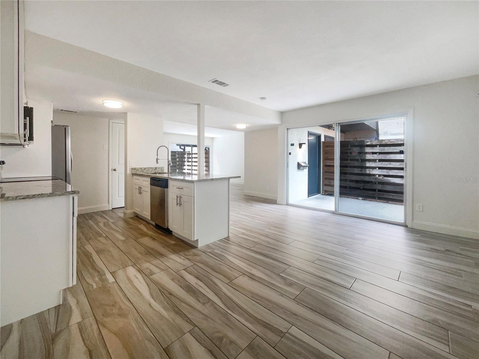 1052 LONGFELLOW CIR, SARASOTA, FL, 34243