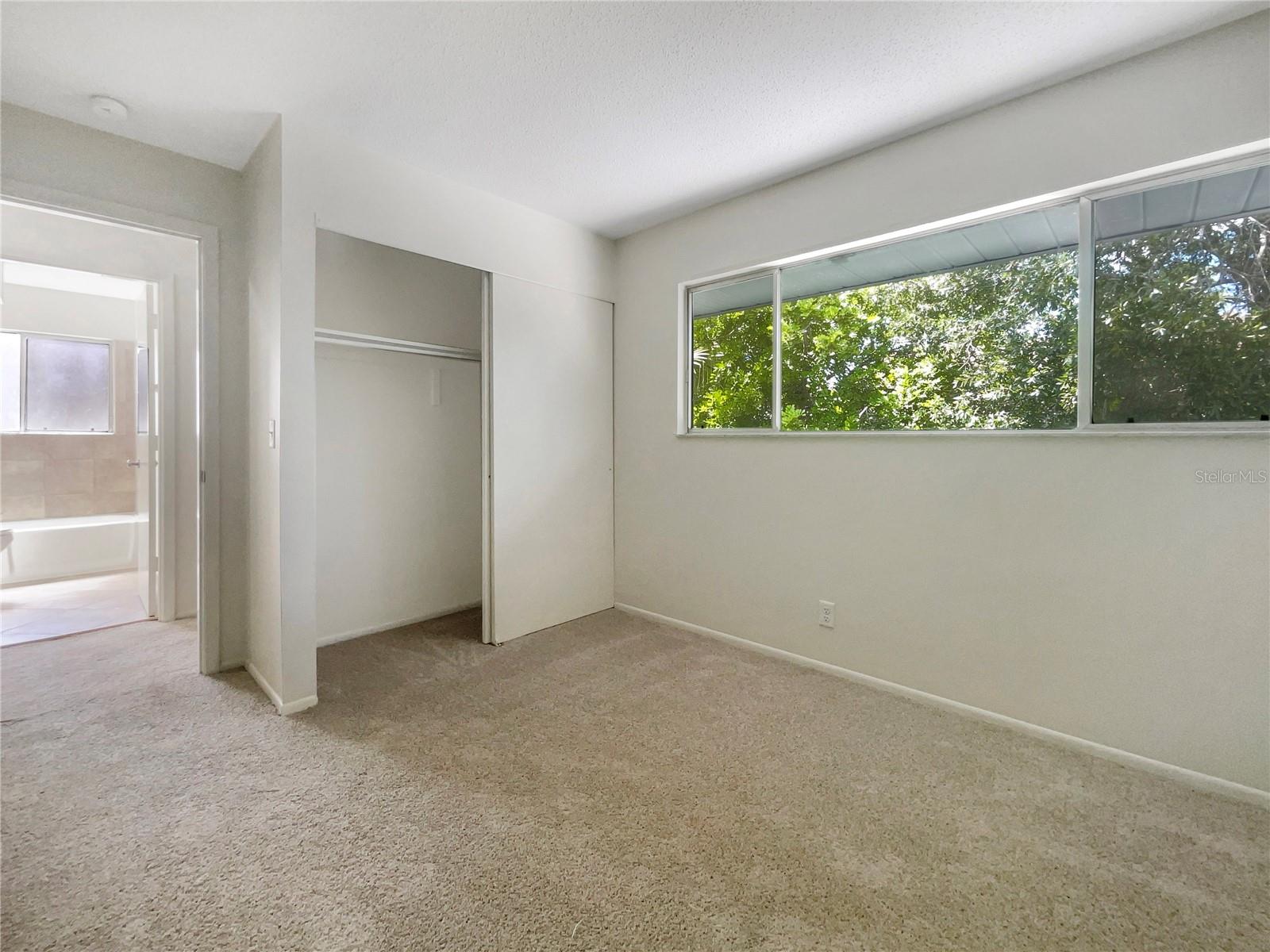 1052 LONGFELLOW CIR, SARASOTA, FL, 34243