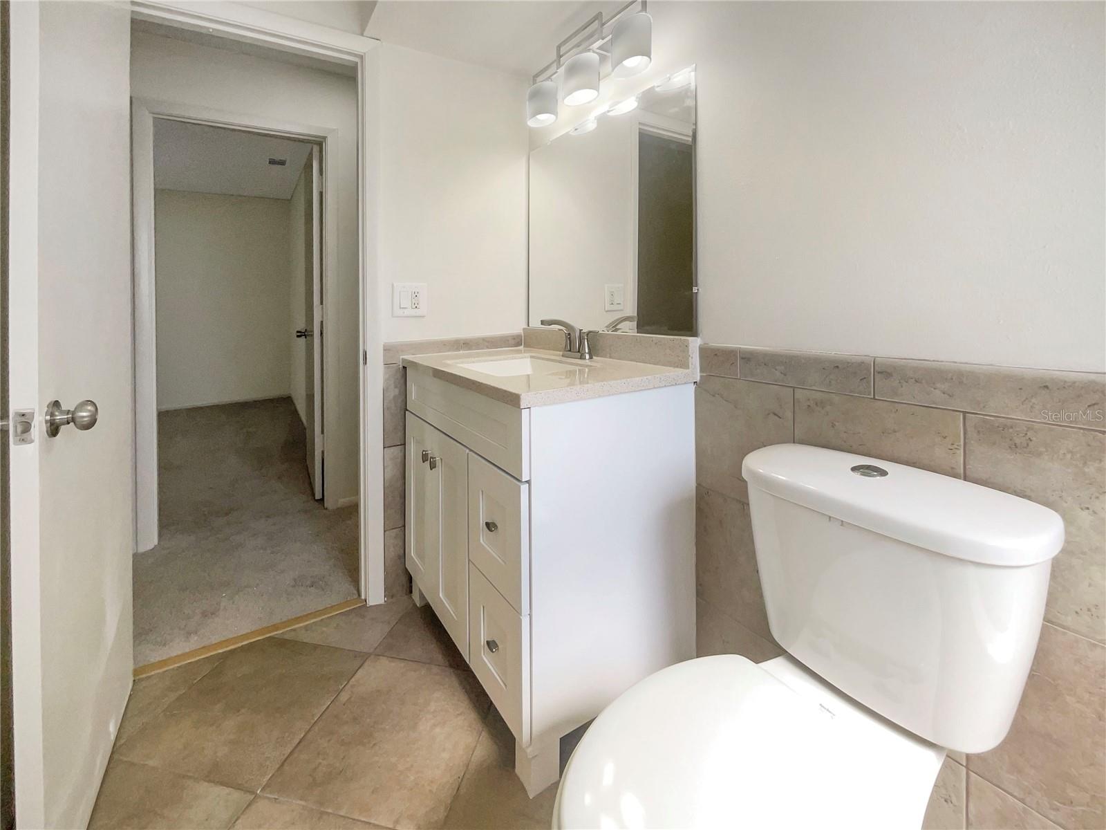 1052 LONGFELLOW CIR, SARASOTA, FL, 34243