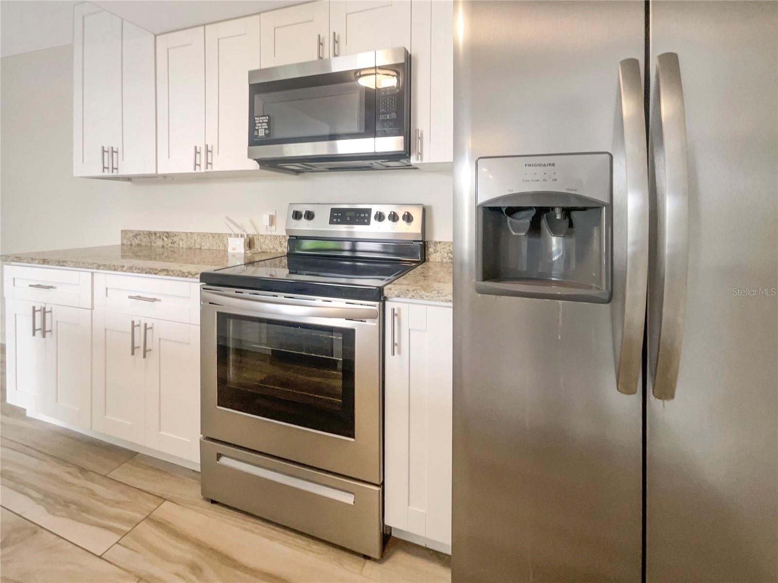 1052 LONGFELLOW CIR, SARASOTA, FL, 34243